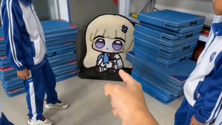 Gì? Tôi cũng phải đánh à?