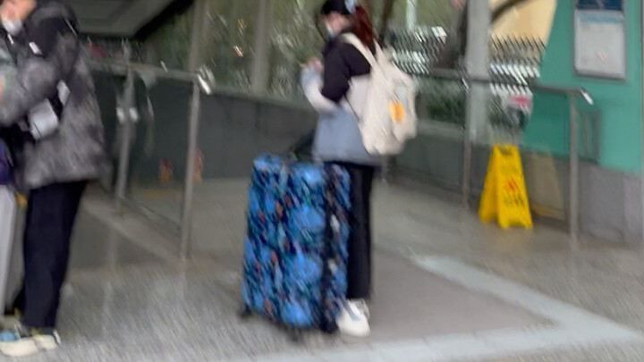 地铁站在宿舍楼下