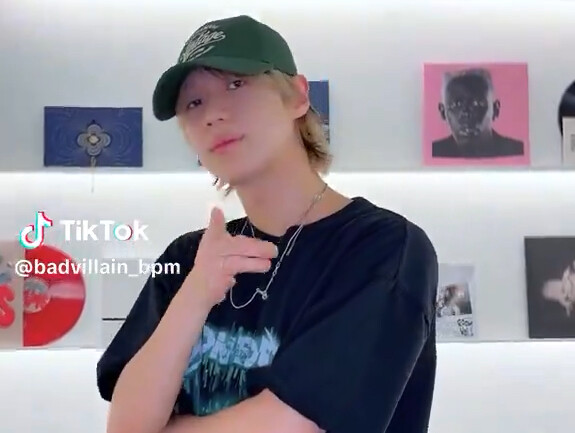 [Challenge] Taemin and his junior sister are having fun together~ I just love watching him bite his 