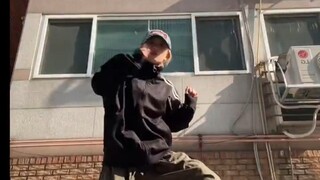 مقارنة تحدي رقص آيدولز LIKE JENNIE