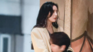 许凯抱杨幂，像儿子抱妈妈