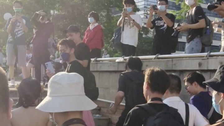 How Popular Is the Dog-Headed Lolita at Comic Cons?