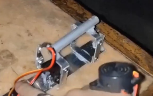 Tháp pháo cánh tay Người Sắt