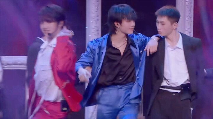 سطح سو غونن الرائع للغاية، تلك الحركة التي تغطي الوجه جعلتني أفقد السيطرة