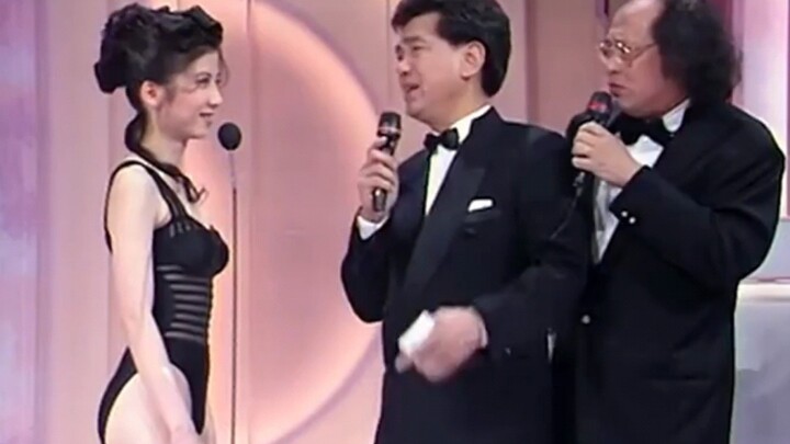 Cuộc thi Hoa hậu Hồng Kông! MC quá xấu tính, mỹ nhân chân dài suýt nữa đã sập bẫy.