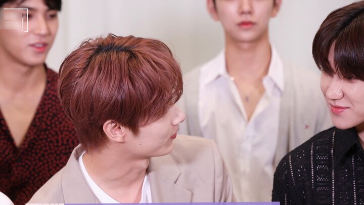 【مقابلة خاصة مع SEVENTEEN】200916 «أيدولز في العمل» 40 دقيقة 1080P فائق الوضوح: ضحكات مدوية تُطلق من 