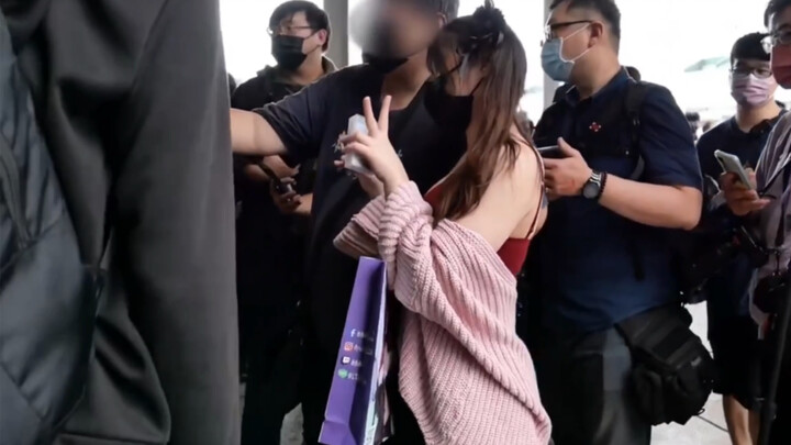 cosplay convention young lady