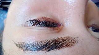 babaeng walang kilay