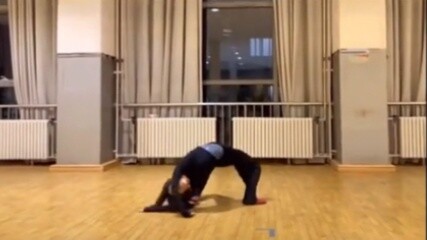 Tutorial teknik tindik pinggang! Ayo datang dan belajar!