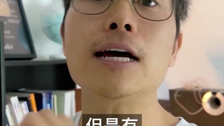 “تجرؤ على رمي قلم أبيك؟ هل انقلبت السماء؟” من يدعم هذا الأب ليس والدًا مؤهلًا أبدًا!