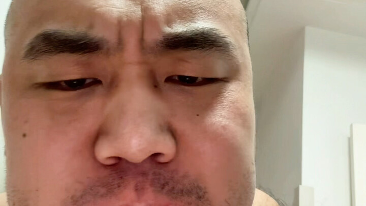 Si Kepala Keluarga Kecil berubah menjadi Si Kepala Keluarga Super Kecil