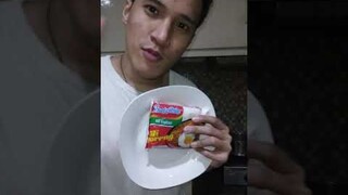 MAKAN INDOMIE 10 DETIK