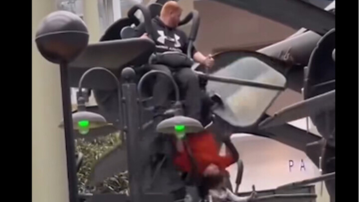 Something unexpected has happened at this amusement park.