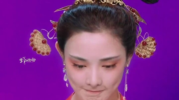 Tengokan kucing ini benar-benar keren abis!