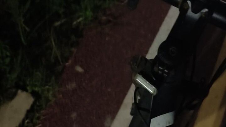 Lần đầu nghe tiếng xe đạp kêu