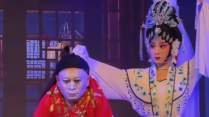 Chinese-style horror aesthetics, with opera performances that strike straight to the heart