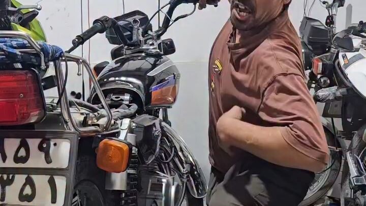 🏍️💥😂