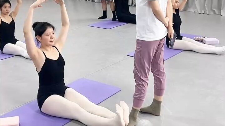 Huấn luyện cơ bản múa
