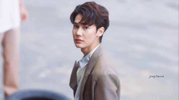 تبدأ أغنية المعركة! تعيدك إلى ذلك المطر الغزير قبل ٢٢ عامًا! من لا يزال لا يستطيع نسيان النسخة التاي