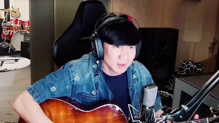 [JJ Lin] Performs a guitar-and-vocal rendition of Hikaru Utada’s “First Love”