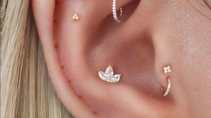 Will my mom beat me for doing this? #Tattoo #Piercing #TattooGirl Do you like it? #EarBonePiercing #