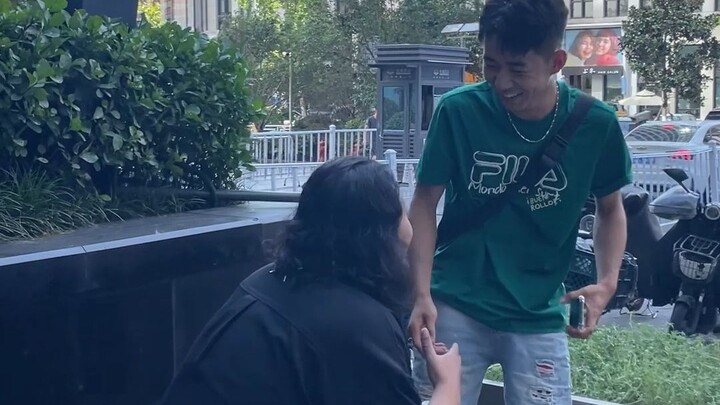 เมื่อคุณพ่อเจอแฟนคลับที่มีปัญหาด้านการเข้าสังคม