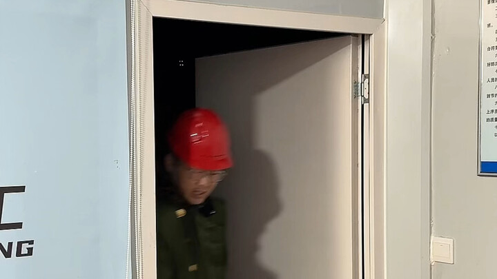 لحظة غضب فني البناء