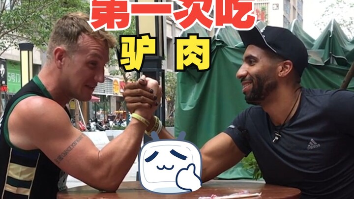 Saat Orang Asing Pertama Kali Tahu Ada Roti Bakar Daging Keledai