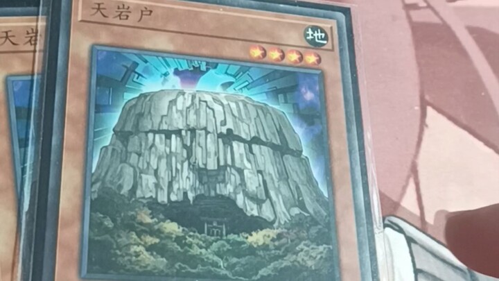 Baru saja bergabung ke keluarga Yu-Gi-Oh!, apakah kartu deck pertama untuk pemula memang nggak ada d