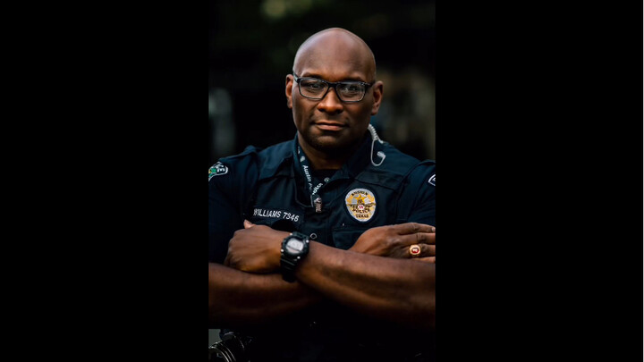 Photographing American police