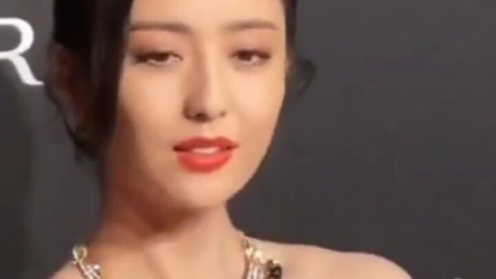 Aku pernah meremehkanmu sebelumnya, Tong Liya.