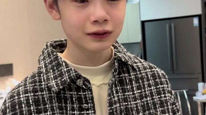 Kehidupan Penuh Kerendahan Hati Dian Dian dalam "Kejutan"