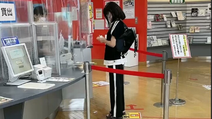 What’s it like in Japan when the library keeps nagging you to return your books?