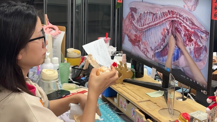 هل سبق لكم جميعًا أن مررتم على فِلُوغ الطبيبة الشرعية؟