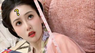 想给老婆买条项链，不知道尺寸，半夜趁她熟睡用麻绳量脖子，不小心把她弄醒了，她果然感动了，连着给我做了三天饭。