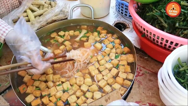 Nồi Canh Bún Riêu Cua Ốc Của Chị Gái Miền Trung 25K Bao No, Gây Bão Trên Vỉa Hè