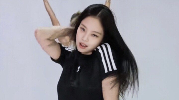 【เจนนี่โฟกัส】ฉันดูเหมือนจะเห็นความมั่นใจและความกล้าหาญที่เธอมีตอนที่เธอเดบิวต์ครั้งแรกในตัวเธอ!