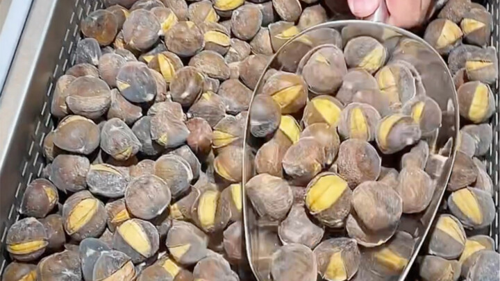 How amazing are these ice chestnuts? You just can’t stop eating them!