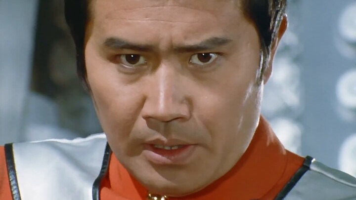 ลีโอฝึกฝนอย่างหนักในการเตะครั้งที่สอง และในที่สุดก็พัฒนาทักษะเฉพาะตัวของลีโอ ฟลายอิ้งคิกจนสมบูรณ์แบบ