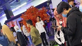 [Nan Qianli] Ini terlalu memalukan ketika coser dari pameran komik bertemu dengan kelompok kelas kel