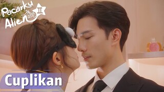 My Girlfriend is an Alien S2 | Cuplikan EP11 Xiaoqi Bikin CEO Fang Deg-degan | WeTV【INDO SUB】