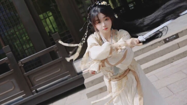 Don't know what to dance? Then let's dance with a sword! [Xu Lingxi]