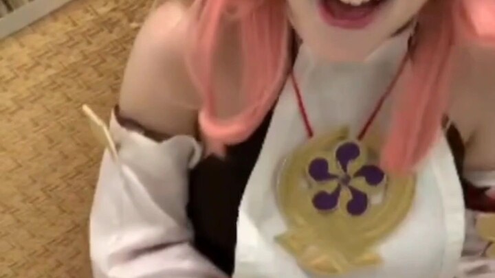 berbagi beng-beng di event COSPLAYER🥰✌️😍