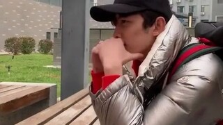 开学啦！磊磊已经是大四的学长啦！ 大一的时候说要换头像结果到现在还在B-box