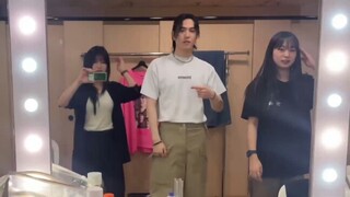 【金有谦】教别人跳女团舞，哈哈哈太可爱了！痴迷跳舞的魅力帅哥！