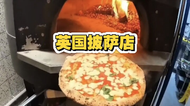 UK Pizza Shop: Rush Order for Delivery – Quickly Making a Margherita Pizza