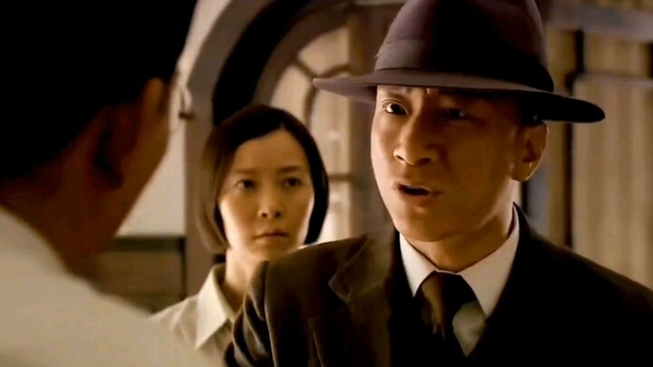 If I hadn't brought these four Yuan Shikai silver dollars, I really would've been taken for a comple