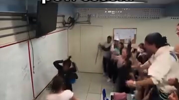 Escola kkkk