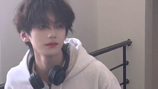 "أليس هذا أفضل فيديو دعائي للمدرسة؟!"