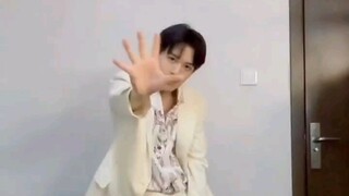 อู๋ไห่กระโดดเตะกลับ มาเล่นเกมต่อคำกันเถอะ @ช่างเหริน